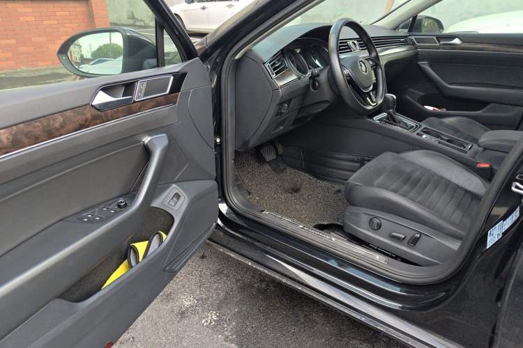 Used Volkswagen Magotan 2017 330TSI DSG Luxury Model Driver Seat
