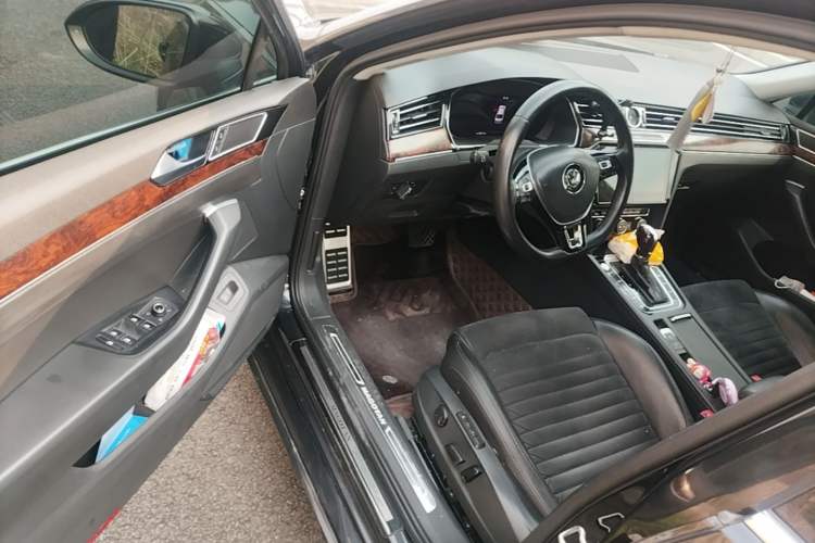 Used Volkswagen Magotan 2017 330TSI DSG Luxury Model Driver Seat