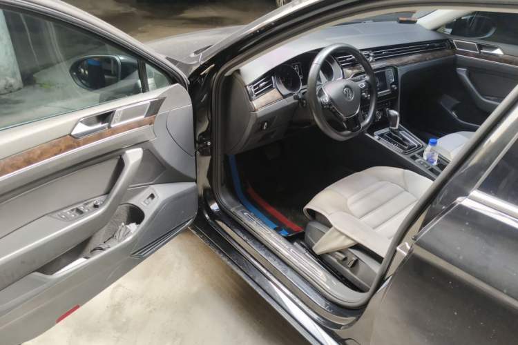 Used Volkswagen Magotan 2017 380TSI DSG Luxury Model Driver Seat
