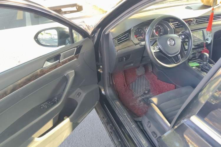 Used Volkswagen Magotan 2017 330TSI DSG Luxury Model Driver Seat