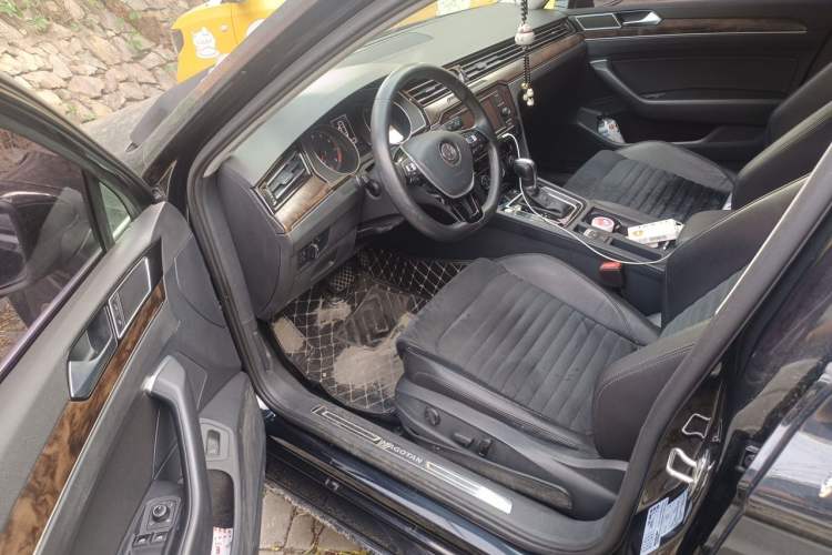 Used Volkswagen Magotan 2017 330TSI DSG Luxury Model Driver Seat
