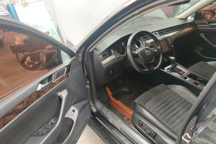 Used Volkswagen Magotan 2017 380TSI DSG Luxury Model Driver Seat