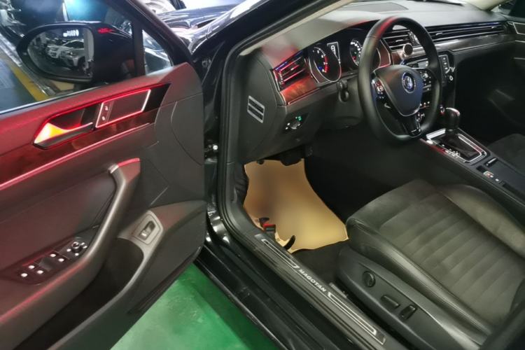 Used Volkswagen Magotan 2017 330TSI DSG Luxury Model Driver Seat