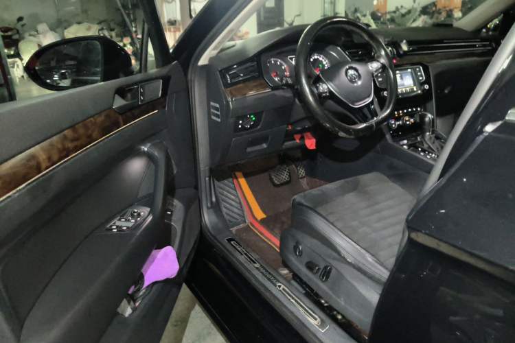 Used Volkswagen Magotan 2017 330TSI DSG Luxury Model Driver Seat