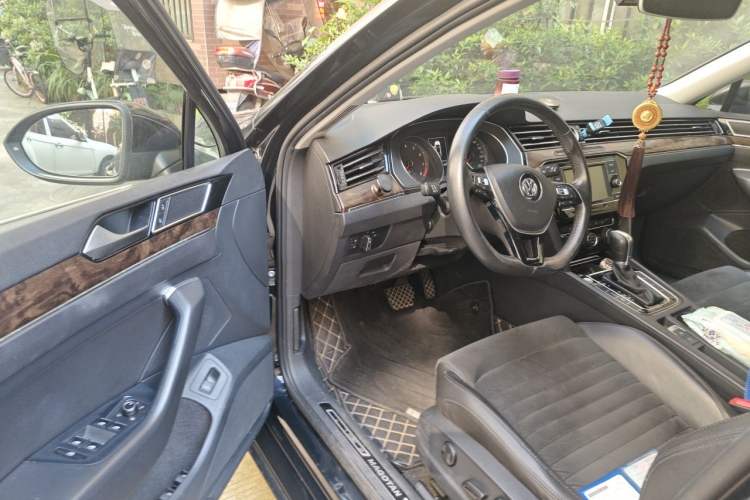 Used Volkswagen Magotan 2017 380TSI DSG Luxury Model Driver Seat