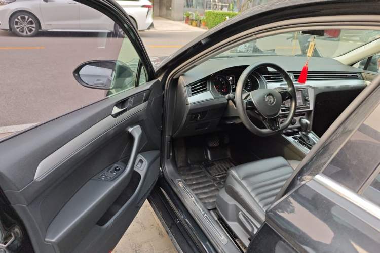 Used Volkswagen Magotan 2017 280TSI DSG Comfort Model Driver Seat