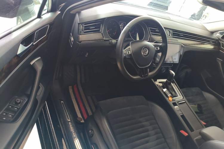 Used Volkswagen Magotan 2017 330TSI DSG Luxury Model Driver Seat