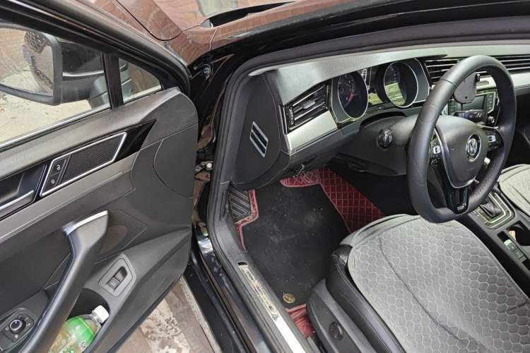 Used Volkswagen Magotan 2017 330TSI DSG Leading Model Driver Seat