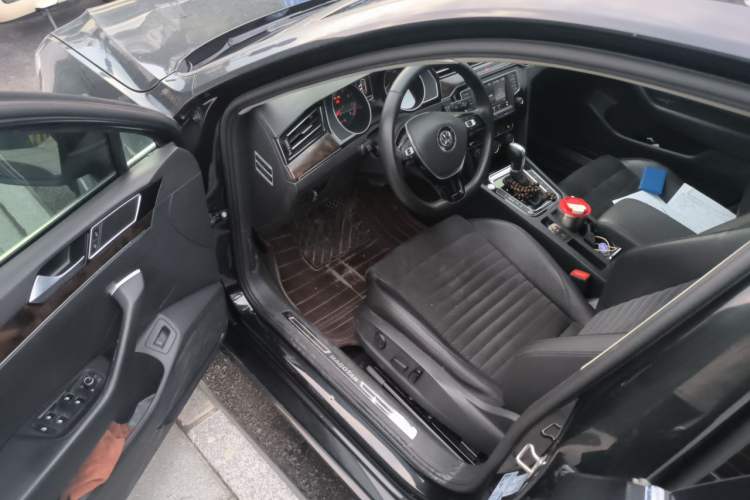 Used Volkswagen Magotan 2017 330TSI DSG Luxury Model Driver Seat