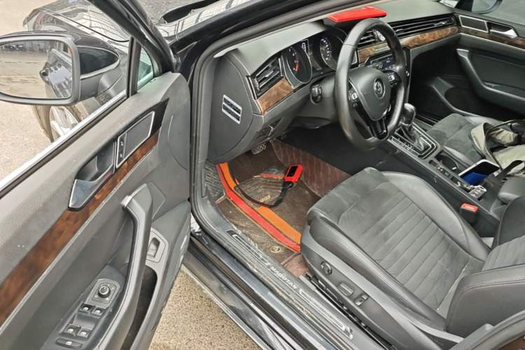 Used Volkswagen Magotan 2017 330TSI DSG Luxury Model Driver Seat