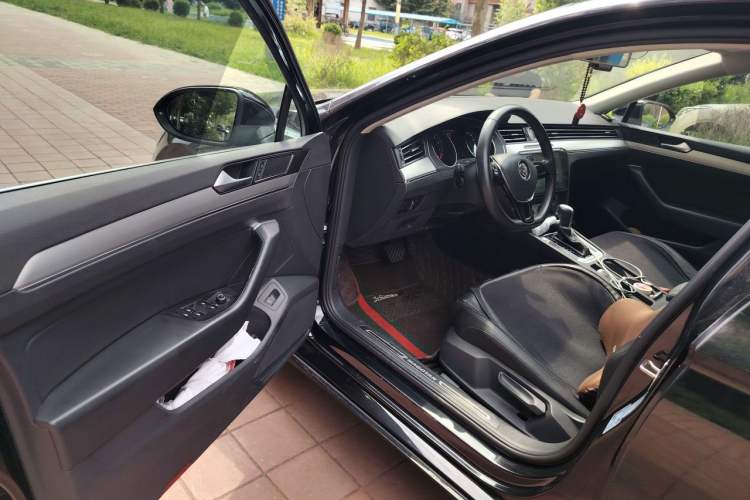 Used Volkswagen Magotan 2017 280TSI DSG Comfort Model Driver Seat