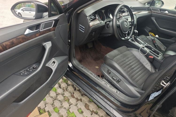 Used Volkswagen Magotan 2017 330TSI DSG Luxury Model Driver Seat