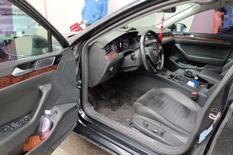 Used Volkswagen Magotan 2017 380TSI DSG Prestige Edition Driver Seat