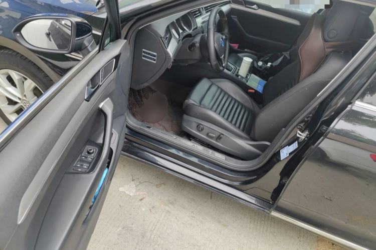 Used Volkswagen Magotan 2017 280TSI DSG Leading Edition Driver Seat