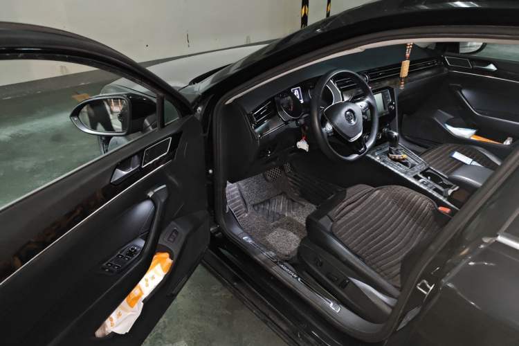 Used Volkswagen Magotan 2017 330TSI DSG Luxury Model Driver Seat