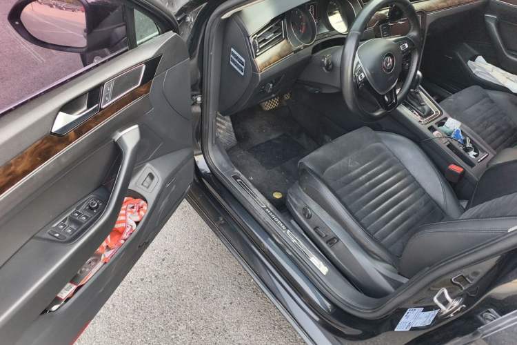 Used Volkswagen Magotan 2017 330TSI DSG Luxury Model Driver Seat