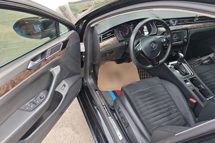 Used Volkswagen Magotan 2017 330TSI DSG Luxury Model Driver Seat