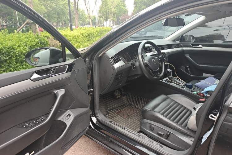 Used Volkswagen Magotan 2017 330TSI DSG Leading Model Driver Seat
