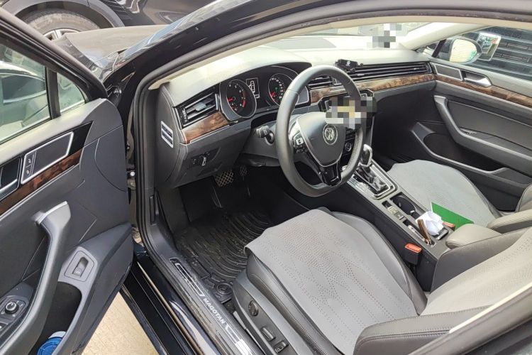Used Volkswagen Magotan 2017 380TSI DSG Luxury Model Driver Seat