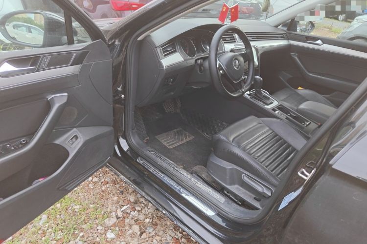 Used Volkswagen Magotan 2017 330TSI DSG Comfort Model Driver Seat