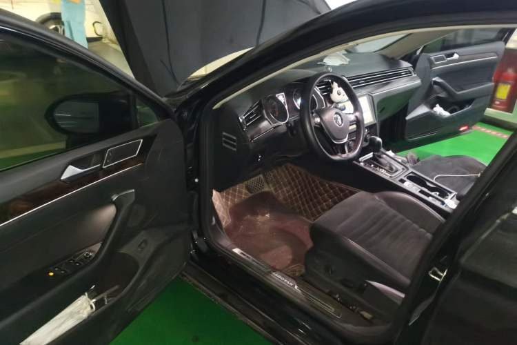 Used Volkswagen Magotan 2017 330TSI DSG Luxury Model Driver Seat