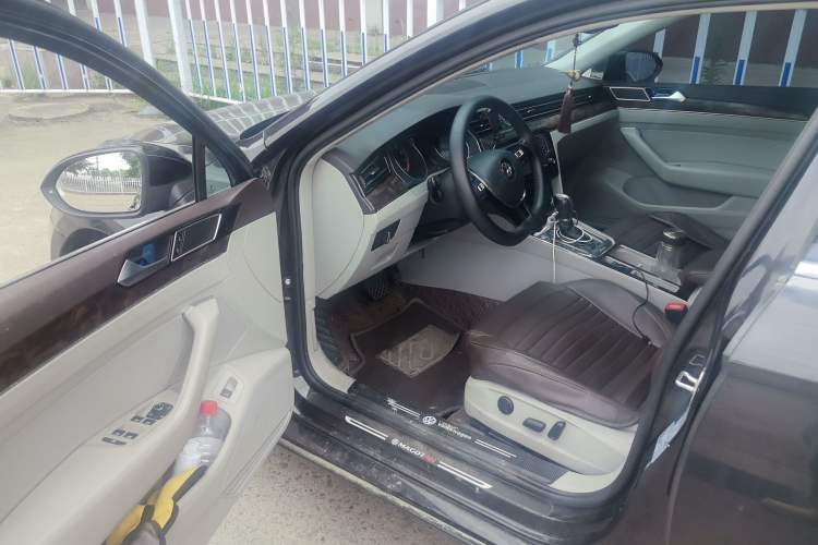 Used Volkswagen Magotan 2017 330TSI DSG Luxury Model Driver Seat