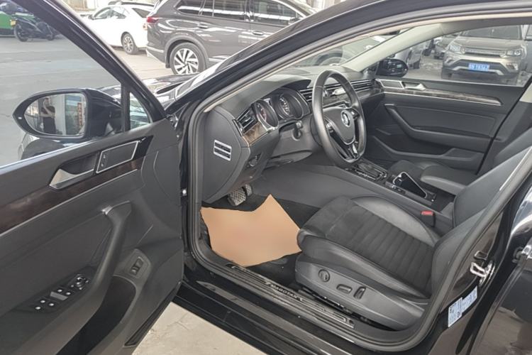 Used Volkswagen Magotan 2017 330TSI DSG Luxury Model Driver Seat