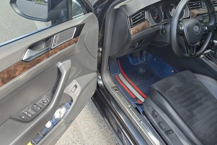 Used Volkswagen Magotan 2017 380TSI DSG Luxury Model Driver Seat