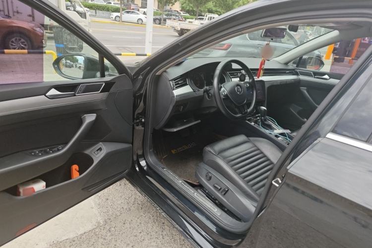Used Volkswagen Magotan 2017 330TSI DSG Luxury Model Driver Seat