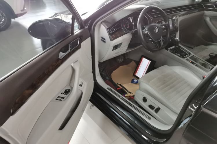 Used Volkswagen Magotan 2017 330TSI DSG Luxury Model Driver Seat