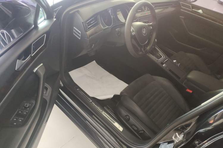 Used Volkswagen Magotan 2017 330TSI DSG Luxury Model Driver Seat