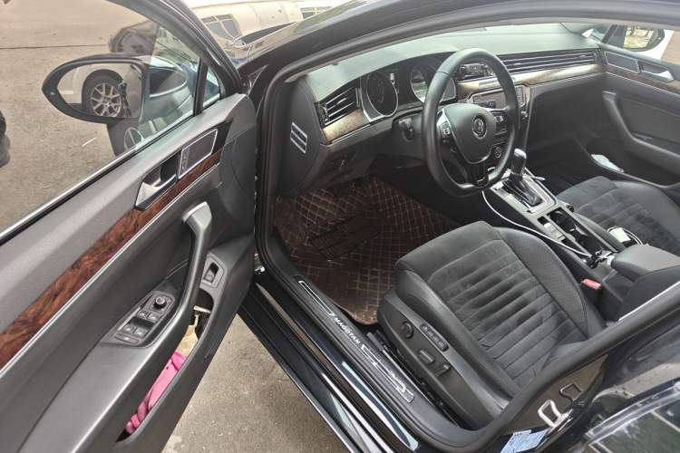 Used Volkswagen Magotan 2017 330TSI DSG Luxury Model Driver Seat