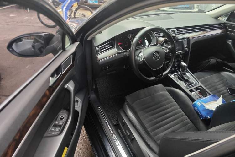 Used Volkswagen Magotan 2017 330TSI DSG Luxury Model Driver Seat