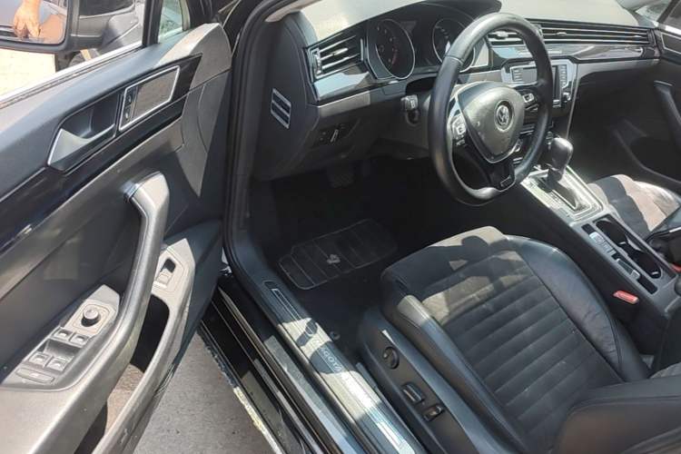 Used Volkswagen Magotan 2017 380TSI DSG Luxury Model Driver Seat