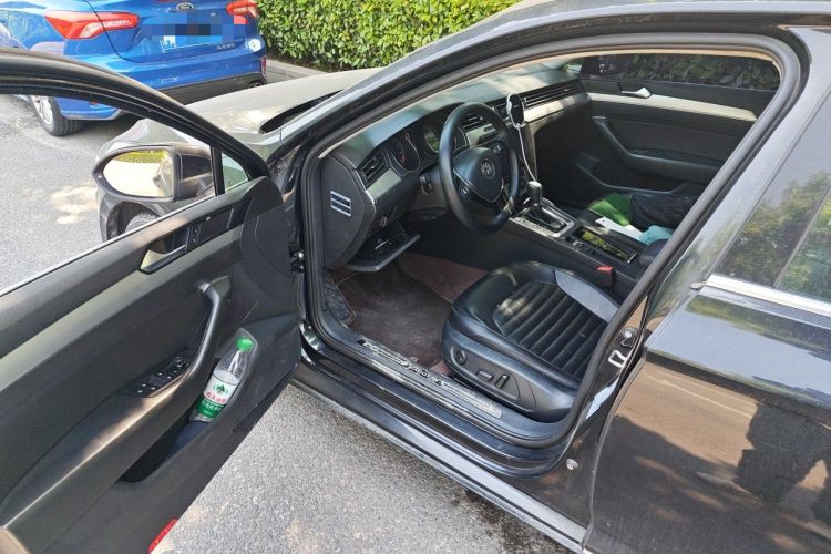 Used Volkswagen Magotan 2017 280TSI DSG Comfort Model Driver Seat