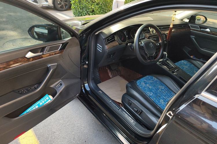 Used Volkswagen Magotan 2017 330TSI DSG Luxury Model Driver Seat