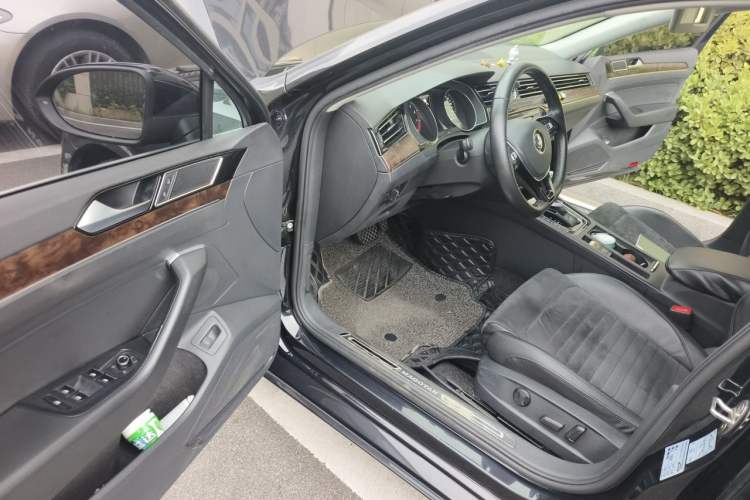Used Volkswagen Magotan 2017 330TSI DSG Luxury Model Driver Seat