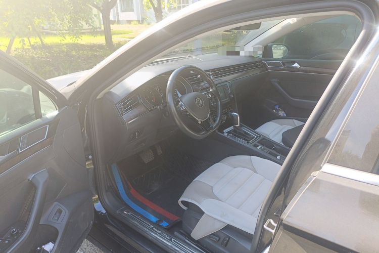 Used Volkswagen Magotan 2017 380TSI DSG Luxury Model Driver Seat
