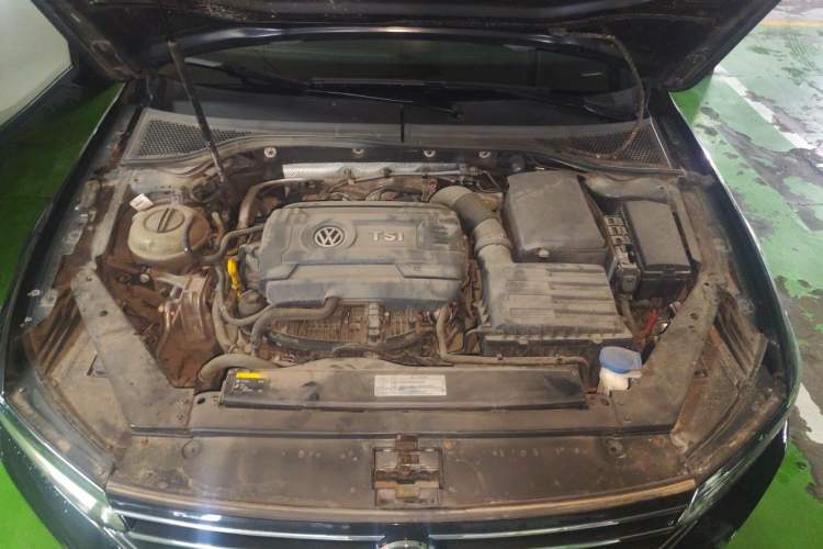 Used Volkswagen Magotan 2017 330TSI DSG Leading Model Engine Bay