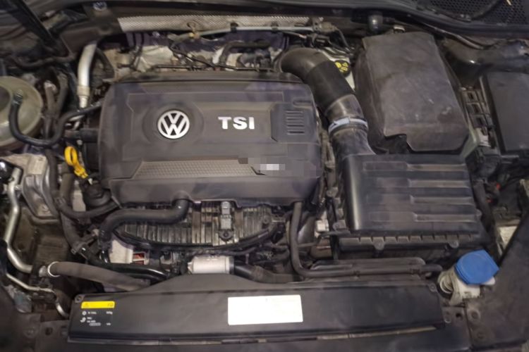 Used Volkswagen Magotan 2017 330TSI DSG Luxury Model Engine Bay
