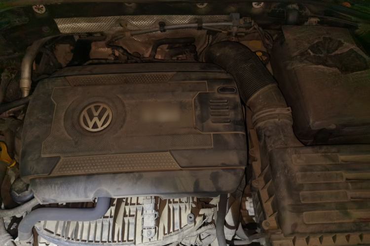 Used Volkswagen Magotan 2017 330TSI DSG Luxury Model Engine Bay