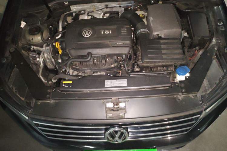 Used Volkswagen Magotan 2017 330TSI DSG Leading Model Engine Bay
