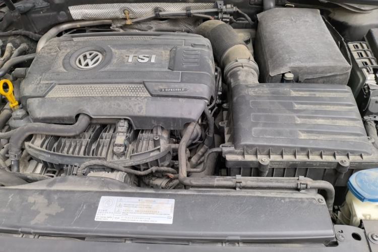Used Volkswagen Magotan 2017 330TSI DSG Luxury Model Engine Bay