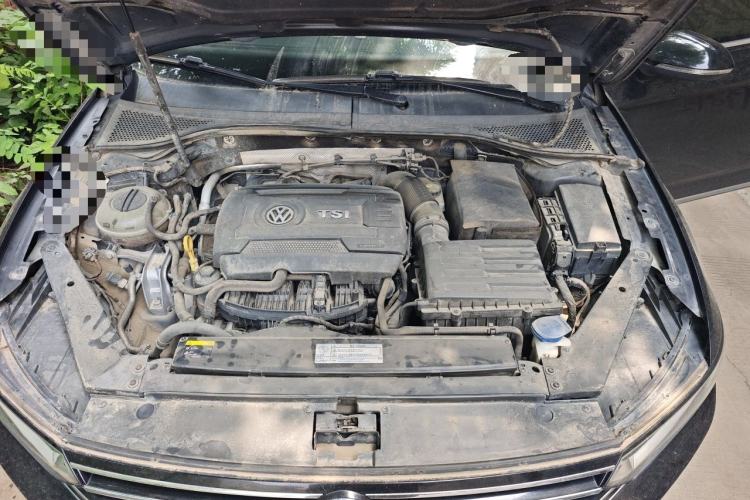 Used Volkswagen Magotan 2017 330TSI DSG Leading Model Engine Bay