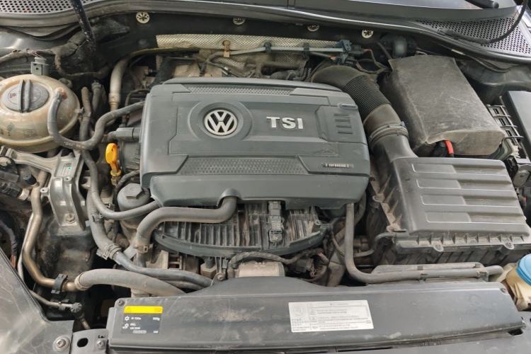 Used Volkswagen Magotan 2017 330TSI DSG Leading Model Engine Bay