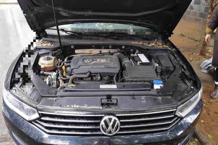 Used Volkswagen Magotan 2017 330TSI DSG Leading Model Engine Bay