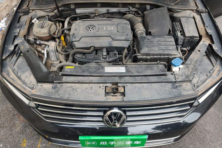 Used Volkswagen Magotan 2017 330TSI DSG Luxury Model Engine Bay