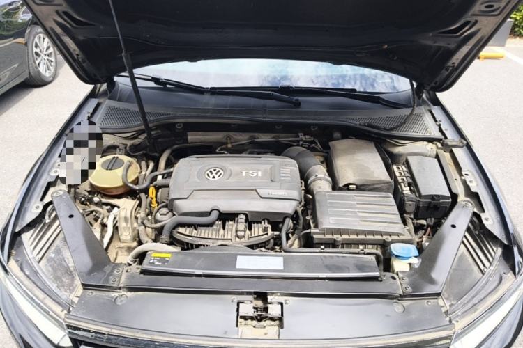 Used Volkswagen Magotan 2017 330TSI DSG Luxury Model Engine Bay