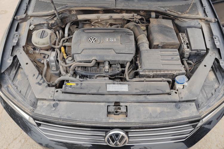 Used Volkswagen Magotan 2017 330TSI DSG Leading Model Engine Bay
