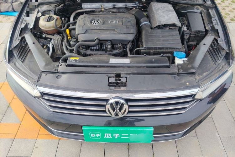 Used Volkswagen Magotan 2017 330TSI DSG Luxury Model Engine Bay